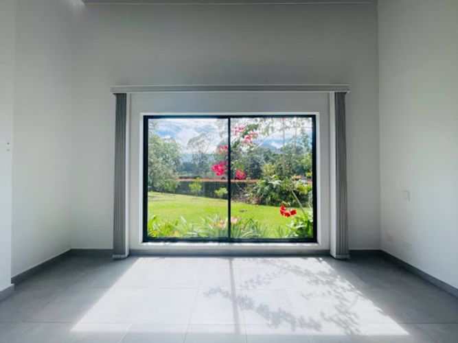 Casa de 5 alcobas en venta en Guamito, La Ceja, 240 m² · foto 14 de 24