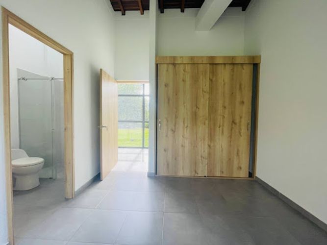 Casa de 5 alcobas en venta en Guamito, La Ceja, 240 m² · foto 19 de 24