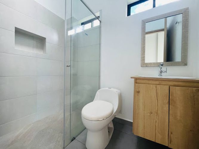 Casa de 5 alcobas en venta en Guamito, La Ceja, 240 m² · foto 20 de 24