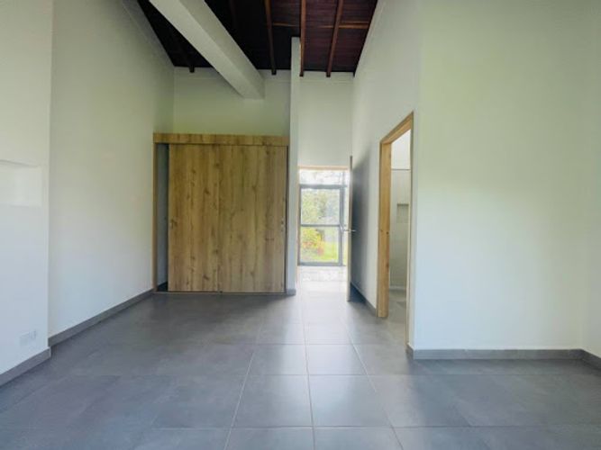 Casa de 5 alcobas en venta en Guamito, La Ceja, 240 m² · foto 22 de 24