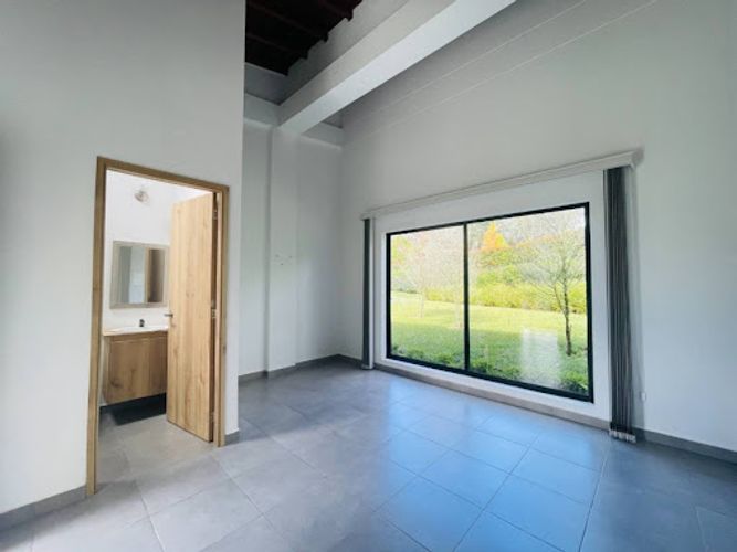 Casa de 5 alcobas en venta en Guamito, La Ceja, 240 m² · foto 23 de 24