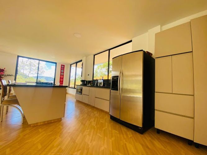 Casa de 3 alcobas en venta en La Milagrosa, La Ceja, 485 m² · foto 3 de 22
