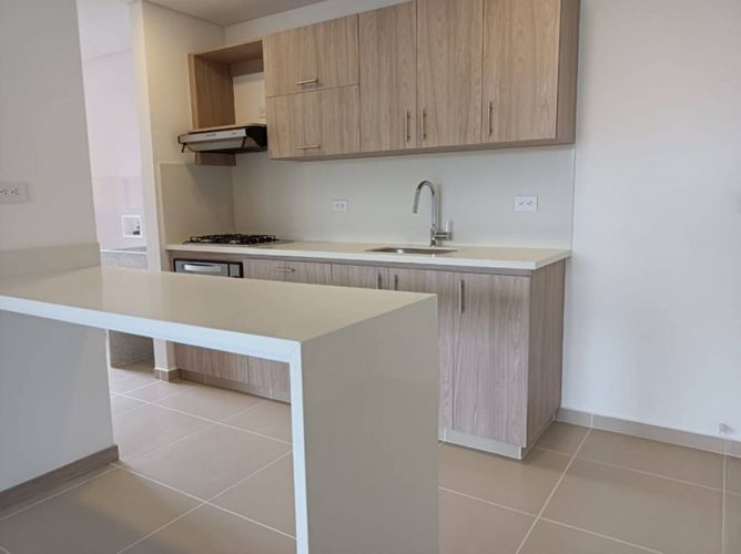 Apartamento de 2 alcobas en arriendo en Camino Verde, Envigado, 80 m² · foto 4 de 17