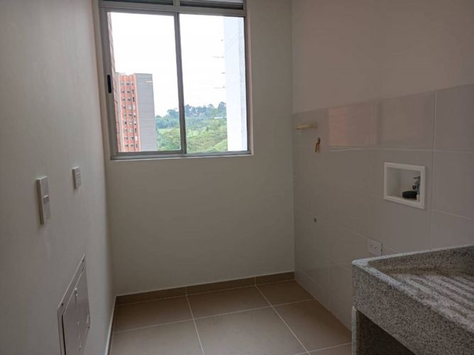 Apartamento de 2 alcobas en arriendo en Camino Verde, Envigado, 80 m² · foto 6 de 17