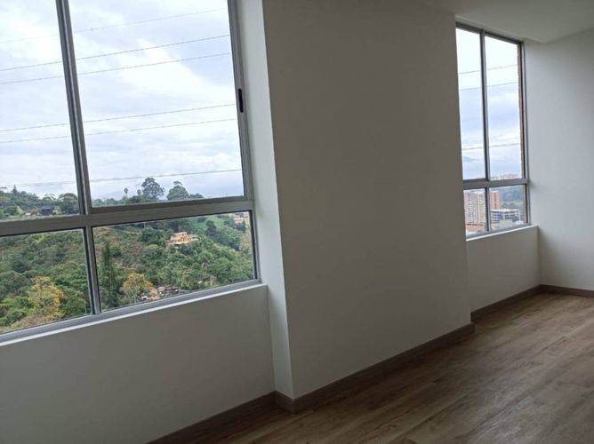 Apartamento de 2 alcobas en arriendo en Camino Verde, Envigado, 80 m² · foto 8 de 17