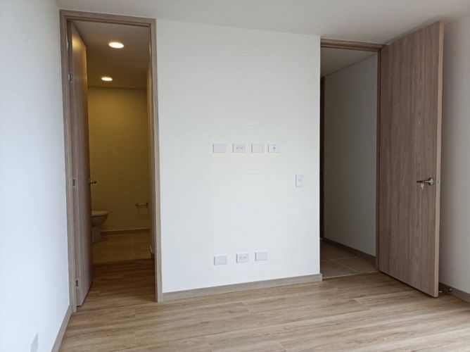 Apartamento de 2 alcobas en arriendo en Camino Verde, Envigado, 80 m² · foto 14 de 17