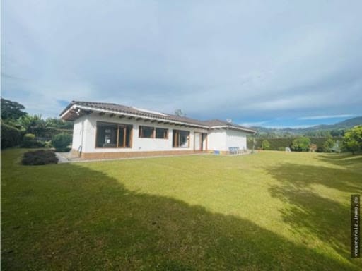 Finca en venta en San Nicolas, La Ceja, 370 m² · foto 2 de 21