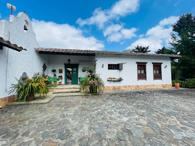 Casa de 7 alcobas en venta en San Nicolas, La Ceja, 650 m² · foto 2 de 23