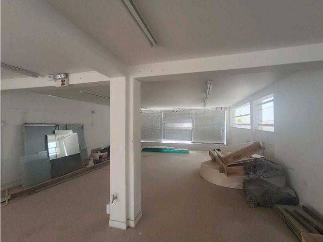 Local en arriendo en Avenida Santander, Manizales, 648 m² · foto 3 de 16