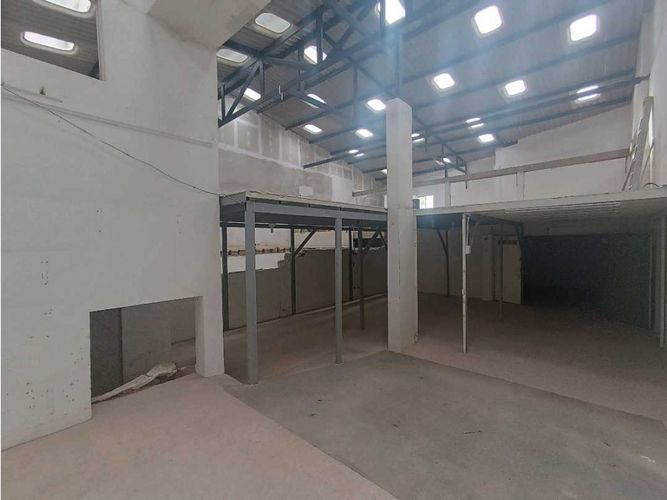 Local en arriendo en Avenida Santander, Manizales, 648 m² · foto 4 de 16