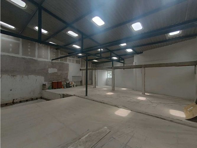 Local en arriendo en Avenida Santander, Manizales, 648 m² · foto 16 de 16