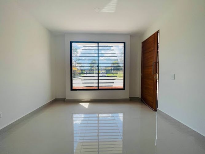 Casa de 3 alcobas en venta en San Nicolas, La Ceja, 150 m² · foto 2 de 24