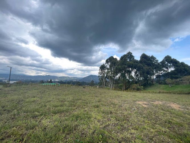 Lote en venta en San Nicolas, La Ceja, 2500 m² · foto 2 de 12