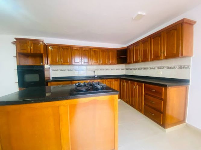 Casa de 3 alcobas en venta en San Nicolas, La Ceja, 128 m² · foto 2 de 17