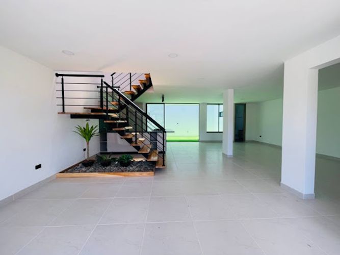 Casa de 3 alcobas en venta en San Nicolas, La Ceja, 212 m² · foto 8 de 24