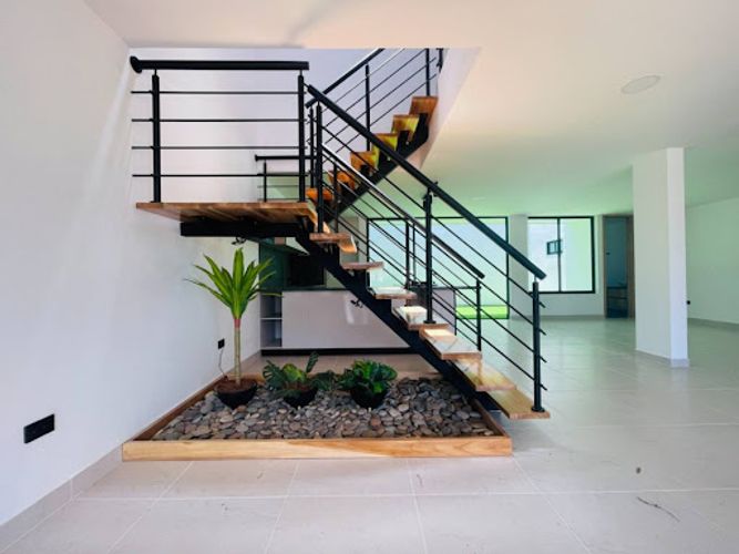 Casa de 3 alcobas en venta en San Nicolas, La Ceja, 212 m² · foto 9 de 24