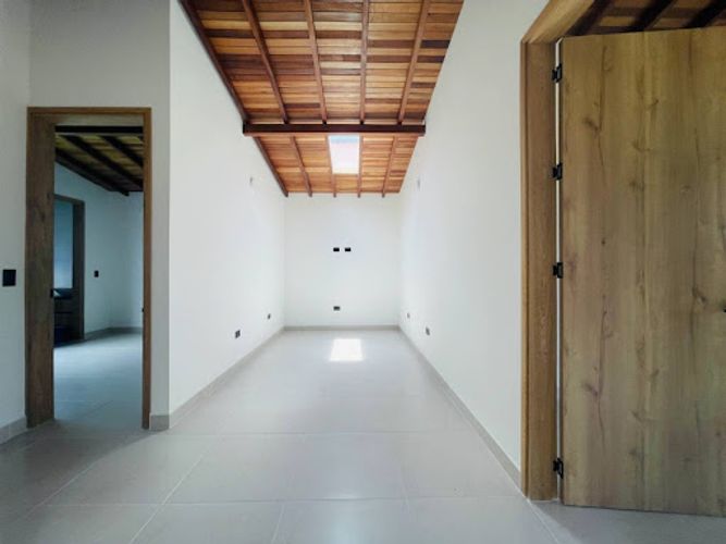 Casa de 3 alcobas en venta en San Nicolas, La Ceja, 212 m² · foto 10 de 24