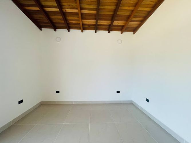 Casa de 3 alcobas en venta en San Nicolas, La Ceja, 212 m² · foto 13 de 24