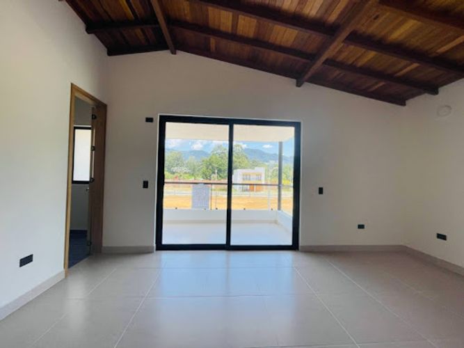 Casa de 3 alcobas en venta en San Nicolas, La Ceja, 212 m² · foto 17 de 24