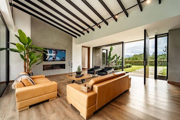 Casa de 5 alcobas en venta en San Nicolas, La Ceja, 389 m² · foto 4 de 24
