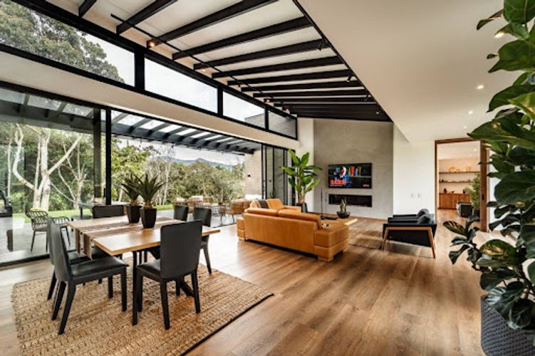 Casa de 5 alcobas en venta en San Nicolas, La Ceja, 389 m² · foto 6 de 24
