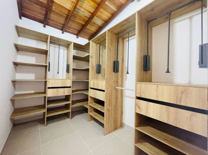 Casa de 3 alcobas en venta en San Nicolas, La Ceja, 212 m² · foto 22 de 24