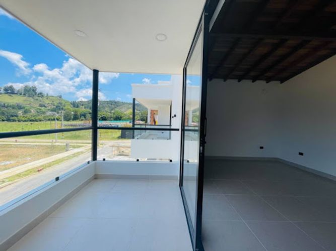 Casa de 3 alcobas en venta en San Nicolas, La Ceja, 212 m² · foto 23 de 24