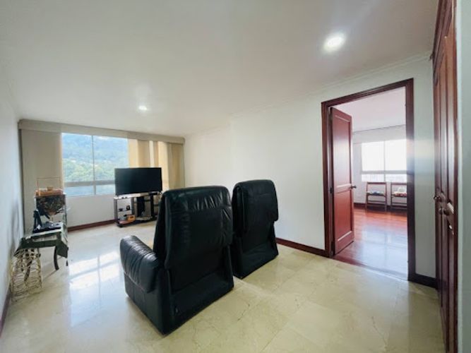 Apartamento de 3 alcobas en venta en Vía Las Palmas, Medellín, 230 m² · foto 15 de 24