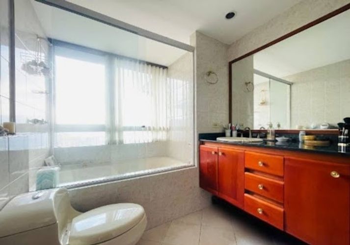 Apartamento de 3 alcobas en venta en Vía Las Palmas, Medellín, 230 m² · foto 22 de 24