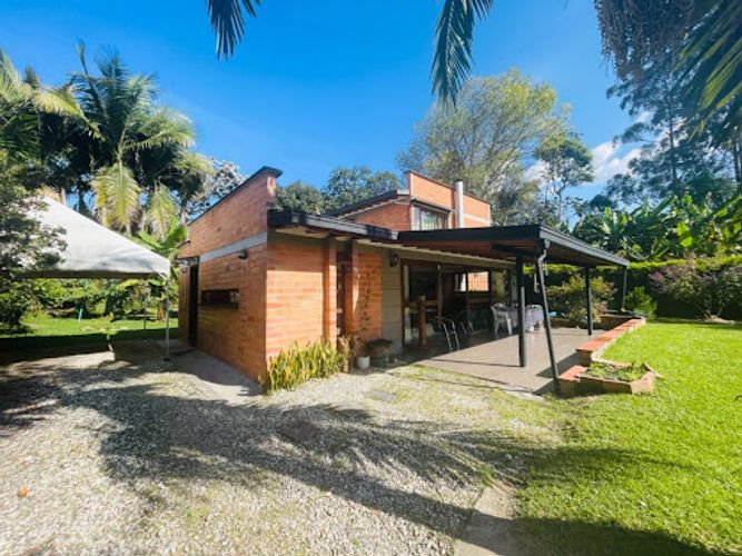 Casa de 3 alcobas en venta en San Nicolas, La Ceja, 180 m² · foto 2 de 24