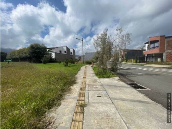 Lote en venta en San Nicolas, La Ceja, 146 m² · foto 2 de 7