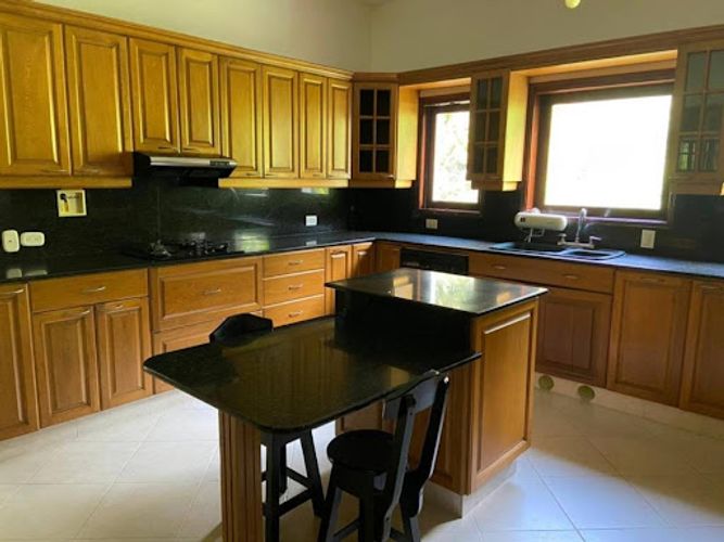 Casa de 8 alcobas en venta en Las Palmas, Medellín, 1050 m² · foto 6 de 18