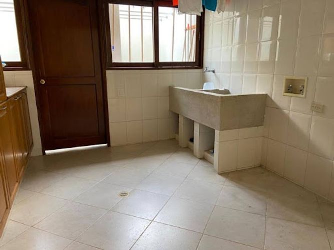 Casa de 8 alcobas en venta en Las Palmas, Medellín, 1050 m² · foto 8 de 18