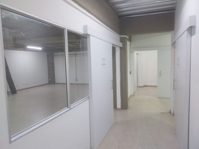 Oficina en arriendo en La Esmeralda, Itagüí, 230 m² · foto 7 de 17