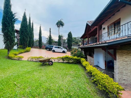 Casa de 6 alcobas en venta en El Carmen De Viboral, El Carmen de Viboral, 450 m² · foto 3 de 24