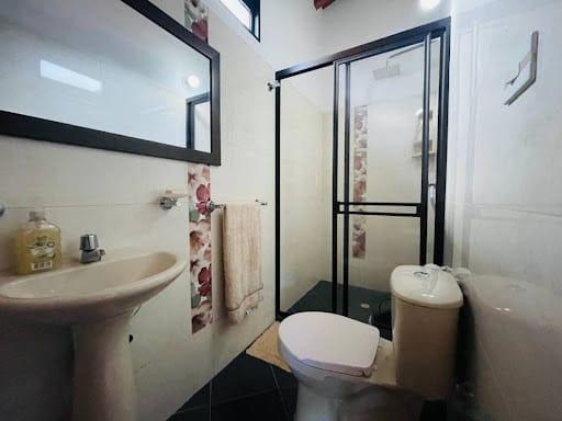 Casa de 6 alcobas en venta en El Carmen De Viboral, El Carmen de Viboral, 450 m² · foto 12 de 24
