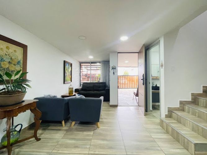 Casa de 4 alcobas en venta en San Nicolas, La Ceja, 135 m² · foto 2 de 22
