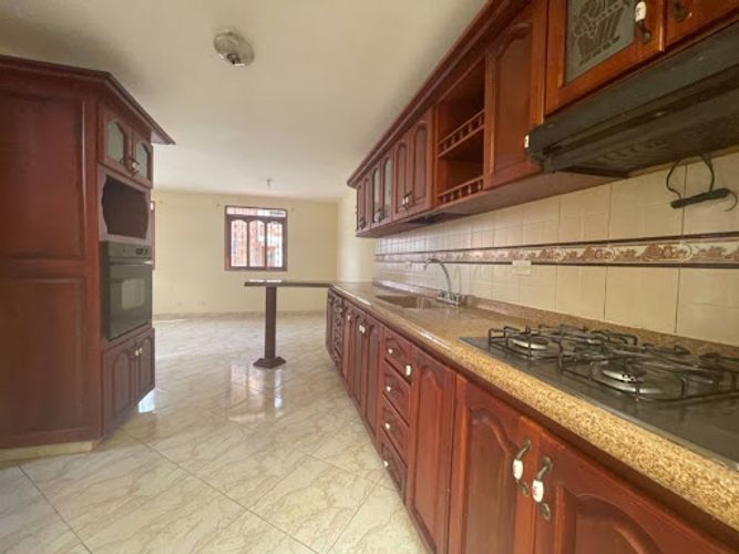 Casa de 5 alcobas en venta en San Nicolas, La Ceja, 170 m² · foto 2 de 24
