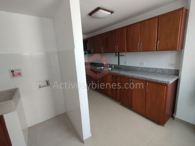 Apartamento de 3 alcobas en arriendo en Los Colores, Medellín, 89 m² · foto 2 de 21