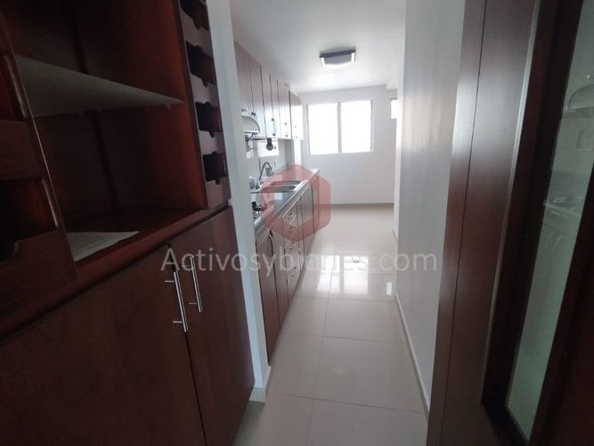 Apartamento de 3 alcobas en arriendo en Los Colores, Medellín, 89 m² · foto 3 de 21