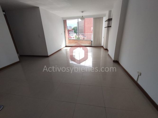 Apartamento de 3 alcobas en arriendo en Los Colores, Medellín, 89 m² · foto 5 de 21