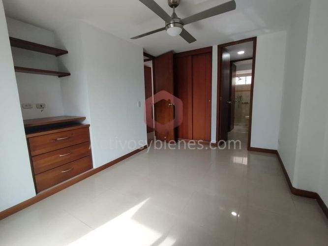 Apartamento de 3 alcobas en arriendo en Los Colores, Medellín, 89 m² · foto 7 de 21