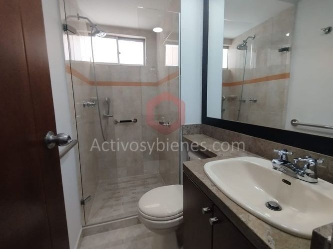 Apartamento de 3 alcobas en arriendo en Los Colores, Medellín, 89 m² · foto 8 de 21