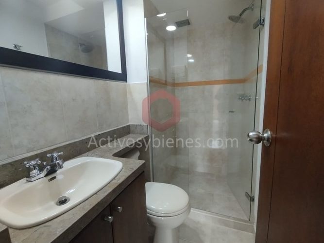 Apartamento de 3 alcobas en arriendo en Los Colores, Medellín, 89 m² · foto 9 de 21