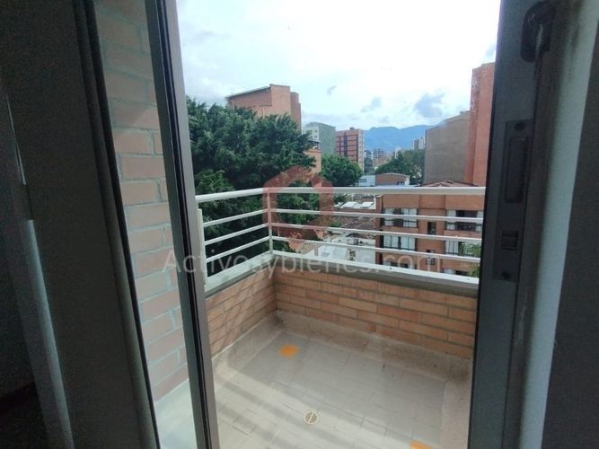 Apartamento de 3 alcobas en arriendo en Los Colores, Medellín, 89 m² · foto 15 de 21