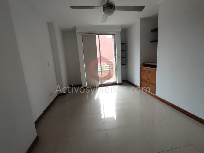 Apartamento de 3 alcobas en arriendo en Los Colores, Medellín, 89 m² · foto 16 de 21