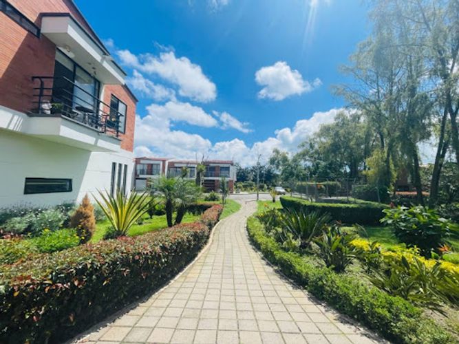 Casa de 3 alcobas en venta en San Nicolas, La Ceja, 162 m² · foto 2 de 24