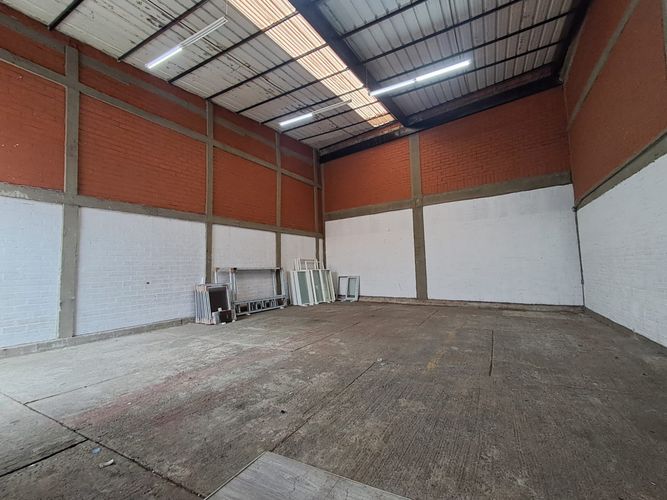 Bodega en arriendo en Conjunto Cerrado Zapan, Dosquebradas, 113 m² · foto 5 de 8