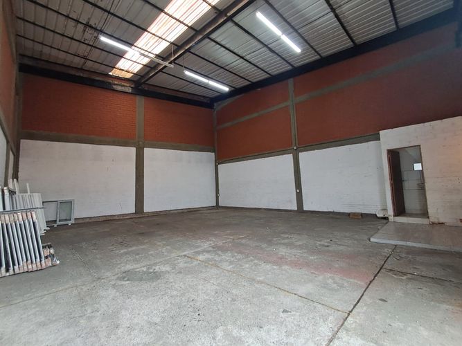 Bodega en arriendo en Conjunto Cerrado Zapan, Dosquebradas, 113 m² · foto 6 de 8