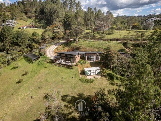 Casa de 3 alcobas en venta en El Carmen, El Retiro, 300 m² · foto 2 de 24